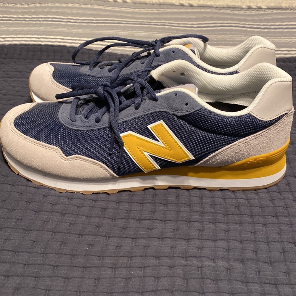 New never used New Balance 515 sneakers men